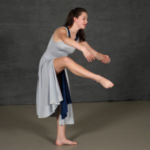 woman doing contemporary dance pose for picture