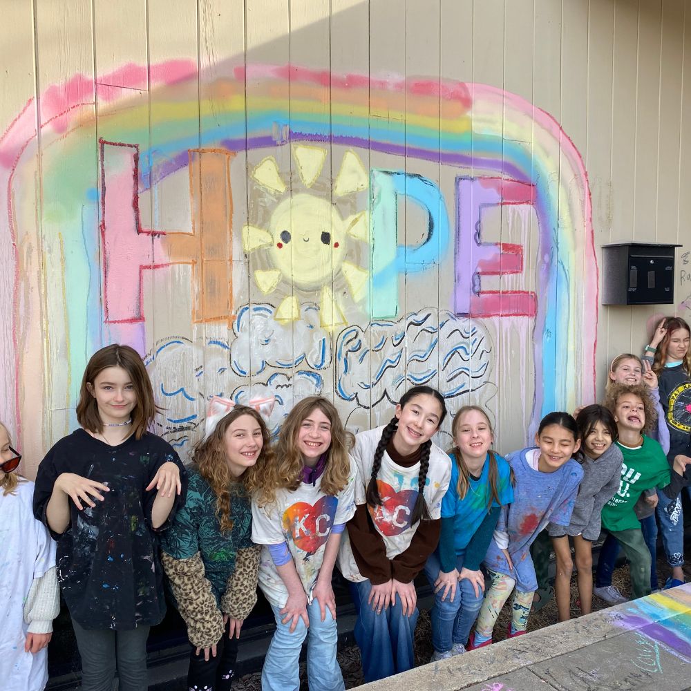 guerilla-art-ages-9-12-am26wsp-701jx00001rkvujial