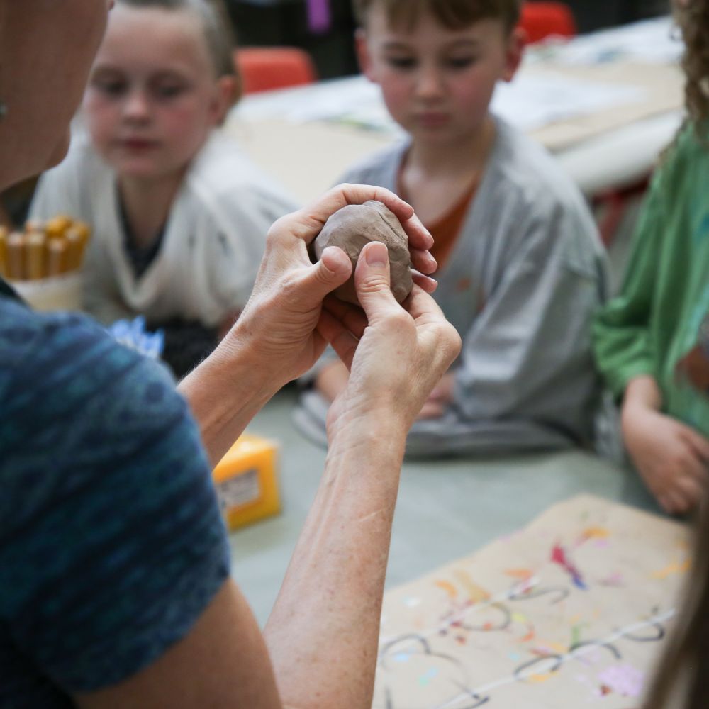 youth-clay-studio-ages-6-8-a26wsp-701jx00001rkvuuia1