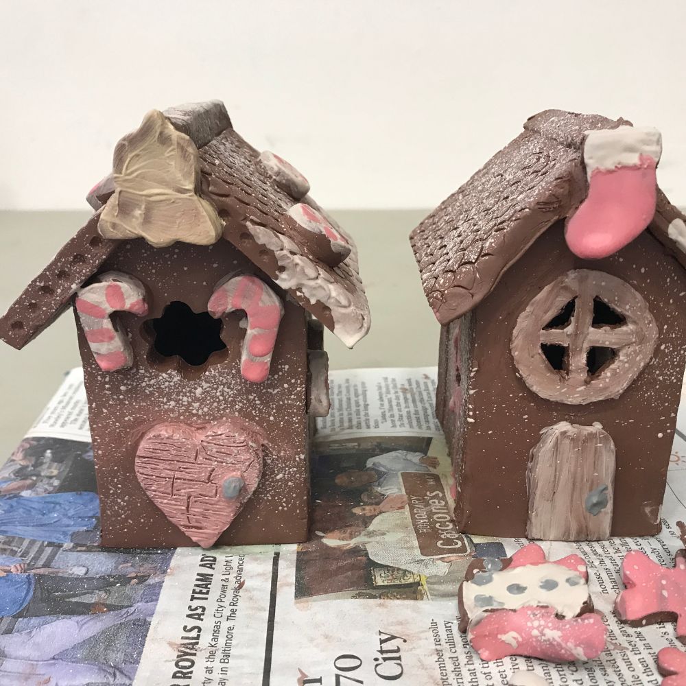 clay-gingerbread-house-26fa-701jx00001pez6piaq